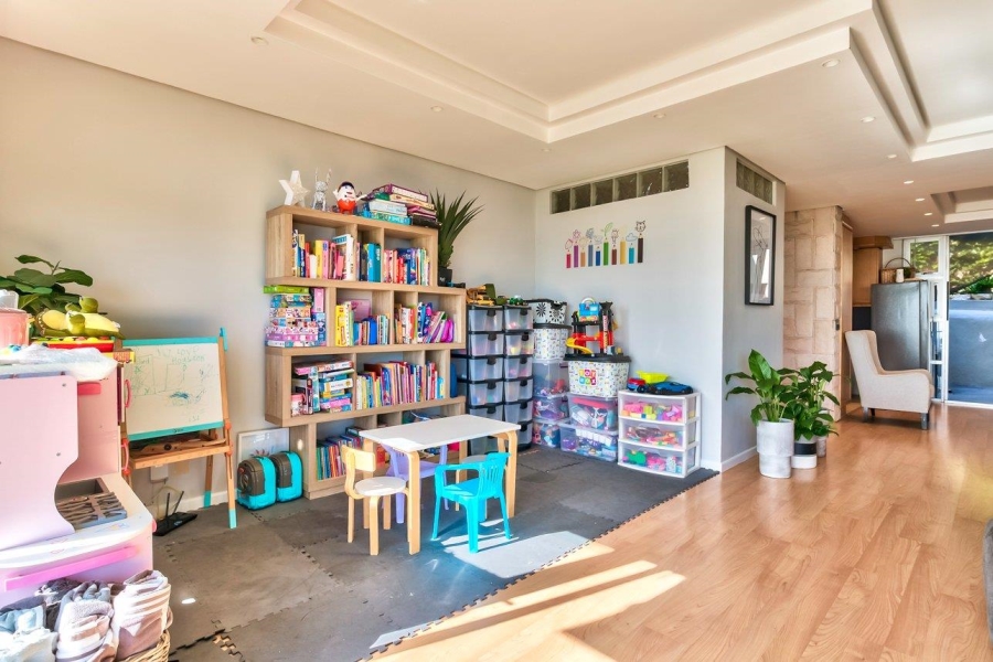 3 Bedroom Property for Sale in Green Point Western Cape